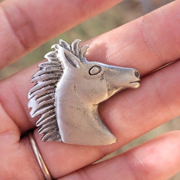Vintage silver horse head AJRCO equestrian brooch or pin - Picture 7 of 16